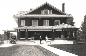 ES - House 1917
